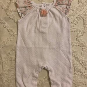 Angelical jumpsuit for baby girl!